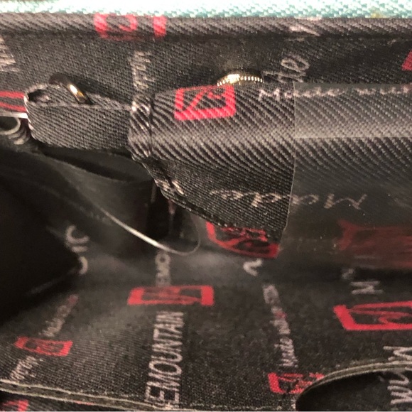 New Stone Mountain Leather Wristlet Wallet W/Rechargeable Phone Battery - Picture 11 of 14